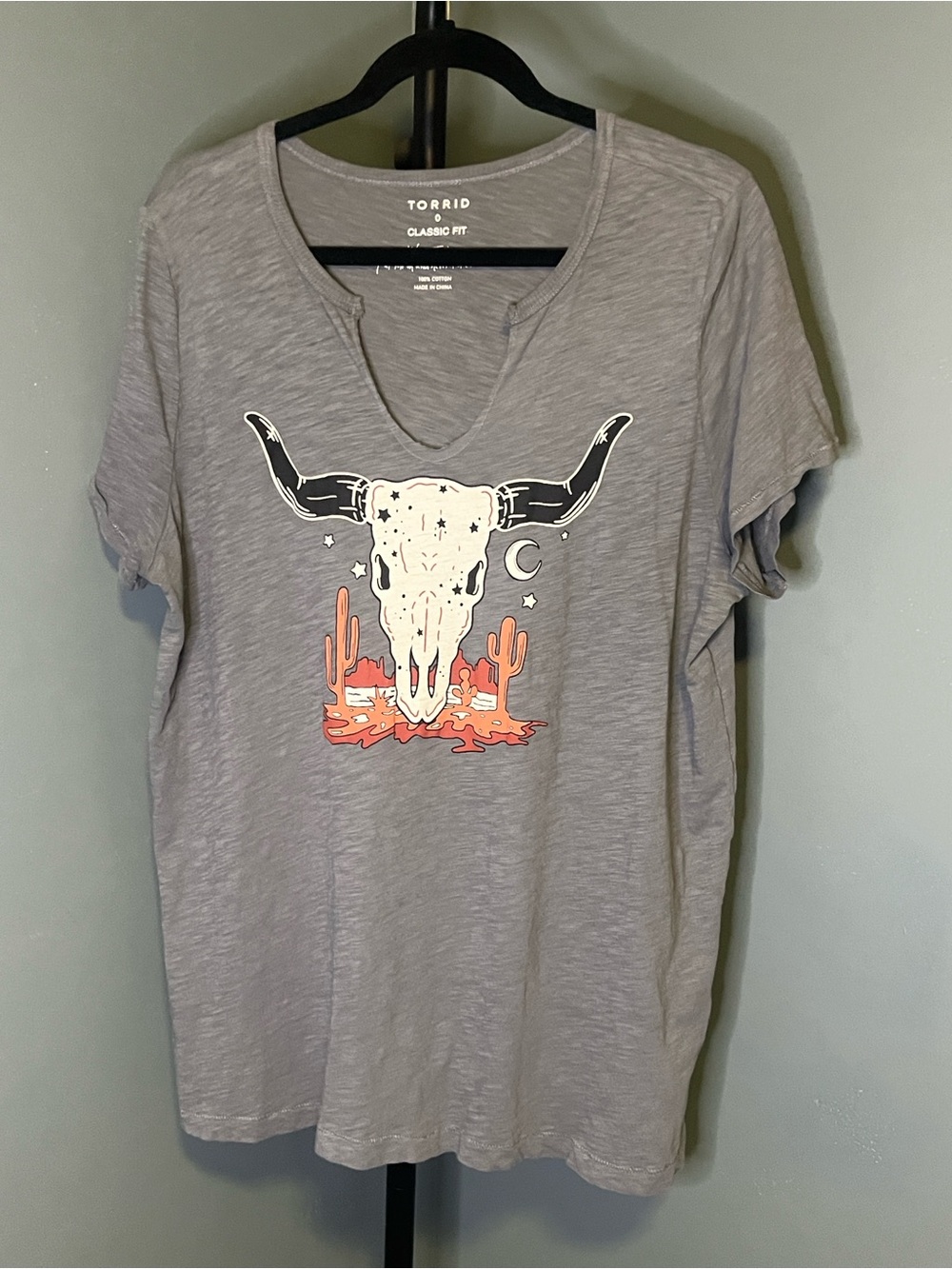 Torrid Cosmic Steer Skull Raglan Shirt - Picture 1 of 4